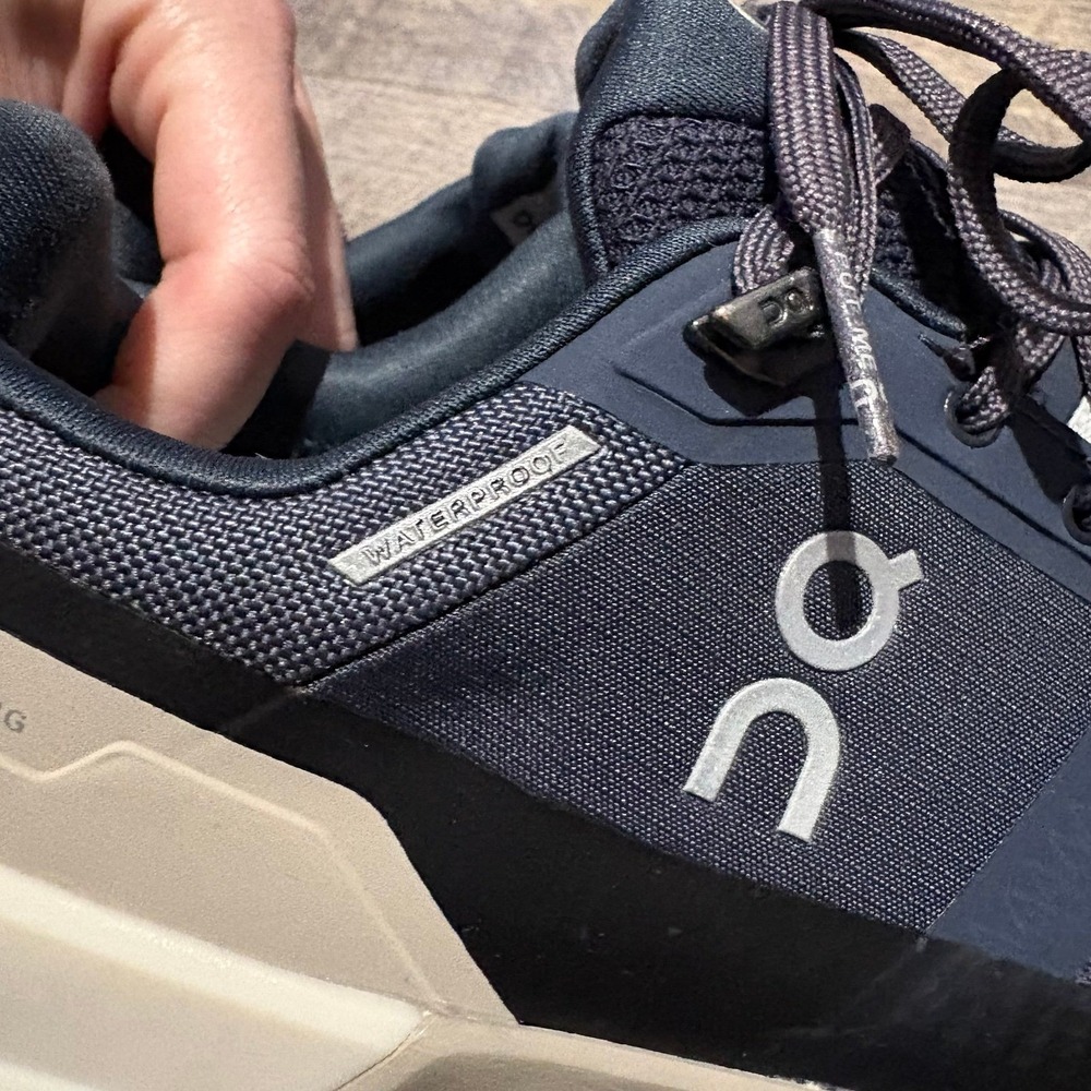 On Cloudwander Waterproof Sneakers Navy & Desert Colorway Women's Size 6 - Picture 8 of 10